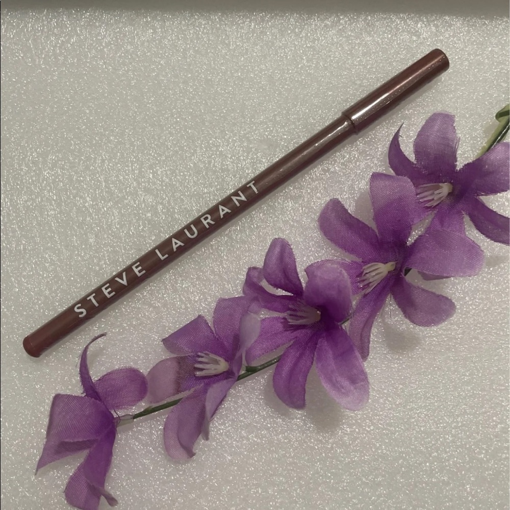 Steve Laurent lipliner